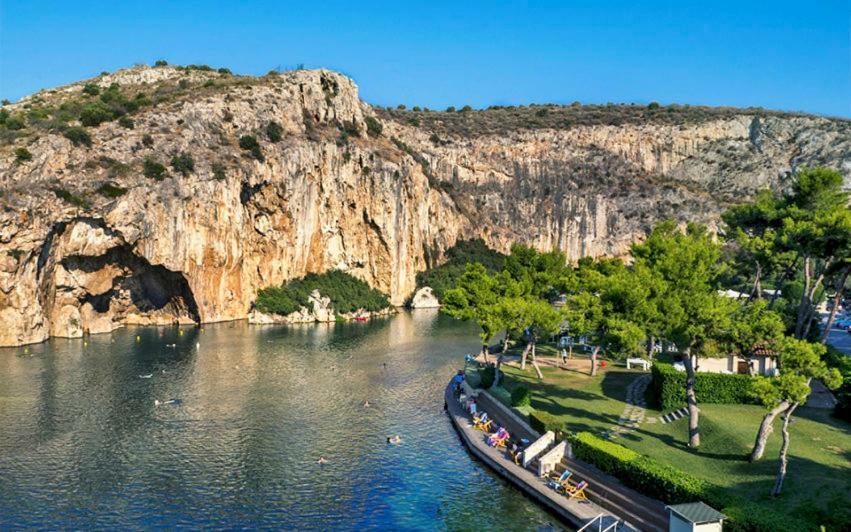 Deluxe Apartment In Vouliagmeni Athens Ngoại thất bức ảnh