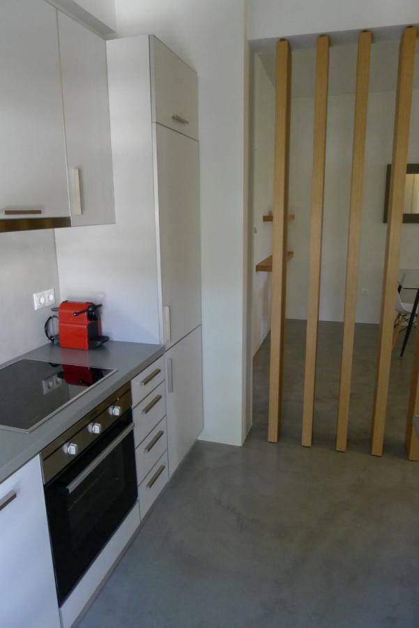 Deluxe Apartment In Vouliagmeni Athens Ngoại thất bức ảnh